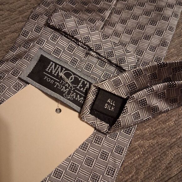 Innocenti For Tom James Tie All Silk Gray Silver Paisley Geometric Pattern NWT - Picture 3 of 4